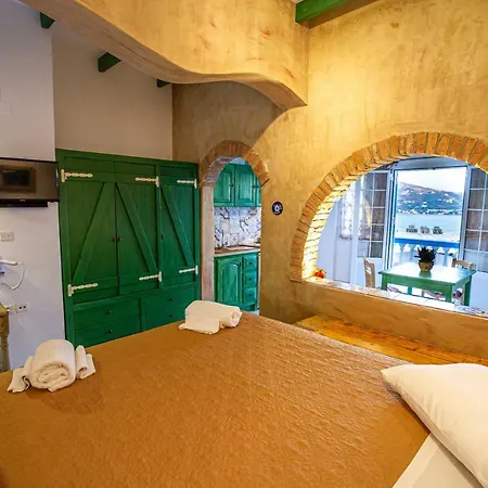 Elpiniki Alinda (Leros)