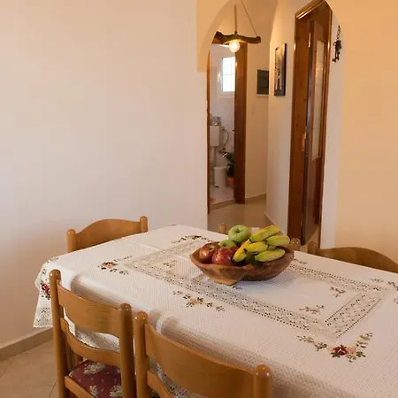 Elpiniki Alinda (Leros)
