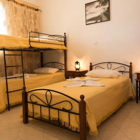 Elpiniki Aparthotel 2*