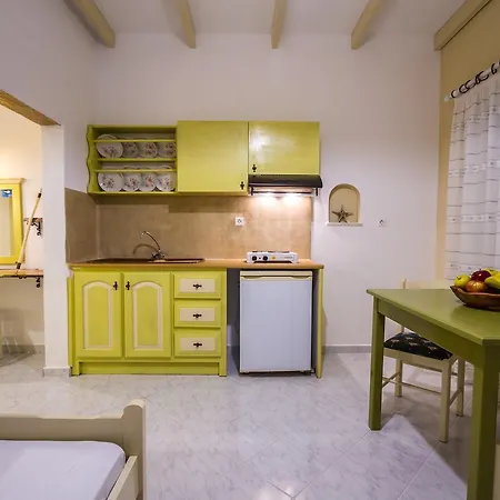 Elpiniki Apartmanhotel 2*