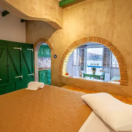Apartmanhotel Elpiniki 2*