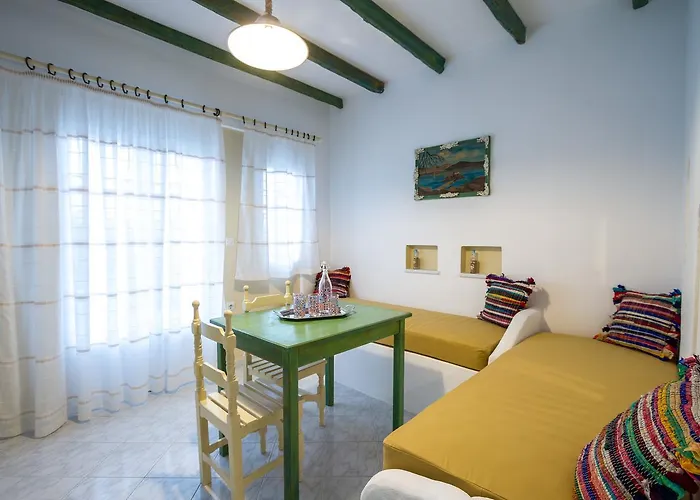 アパートホテル Elpiniki