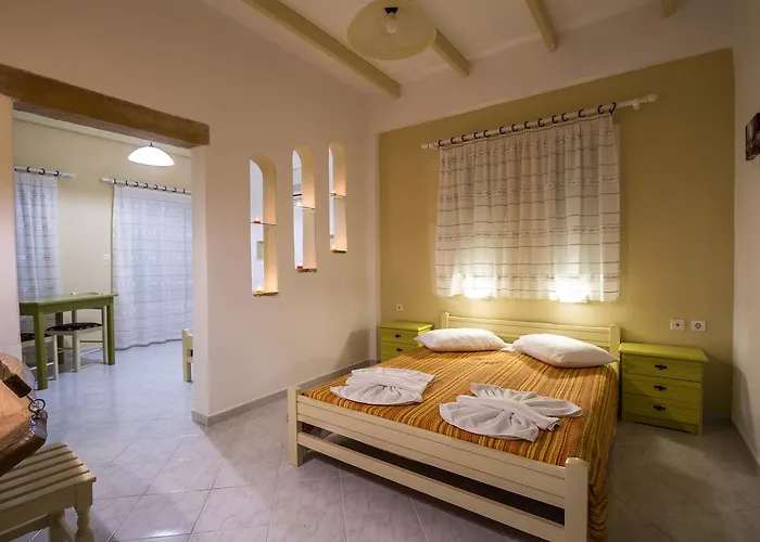 Elpiniki アパートホテル 2*