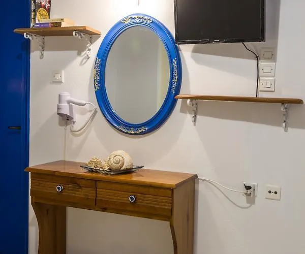 アパートホテル Elpiniki アリンダ