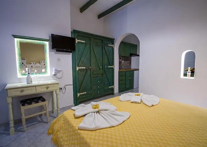 Elpiniki 2* アリンダ