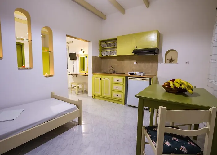 Elpiniki 2* アリンダ