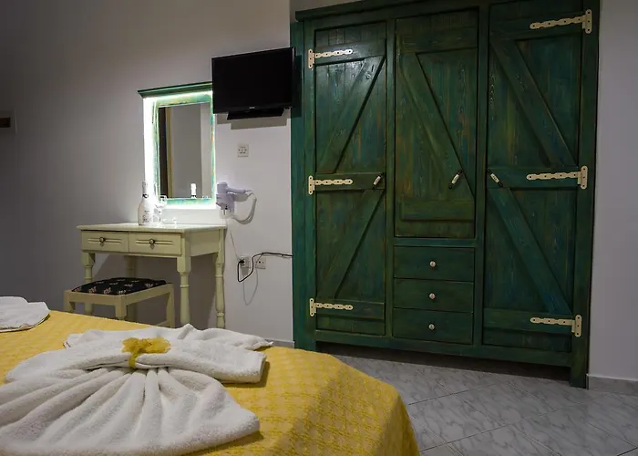 アパートホテル Elpiniki