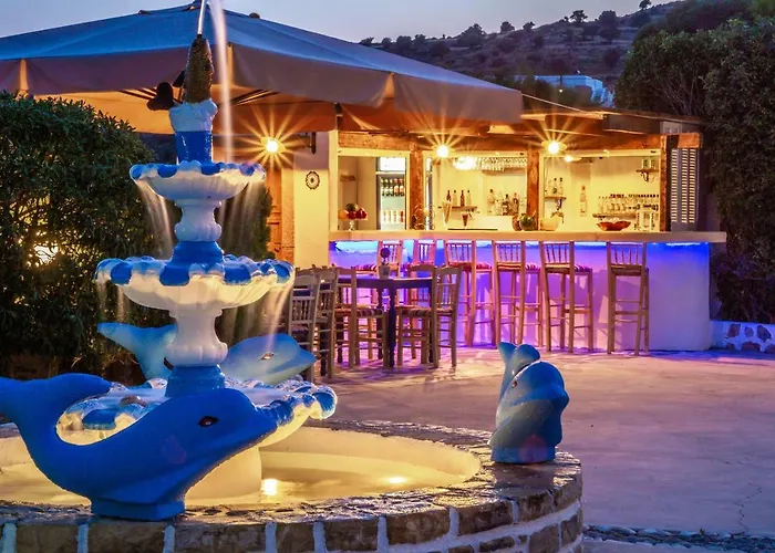 アパートホテル Elpiniki アリンダ